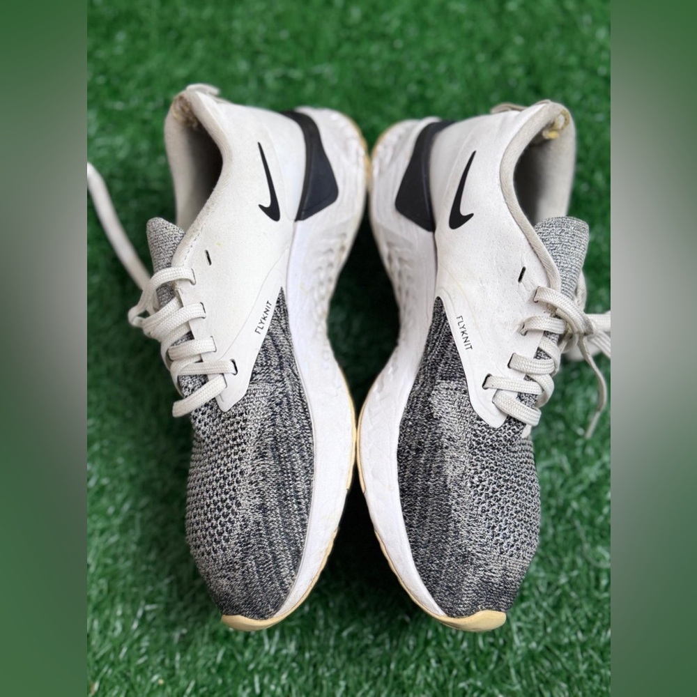 Nike Odyssey React Flyknit 2 White/Black‎ Womens Size 7